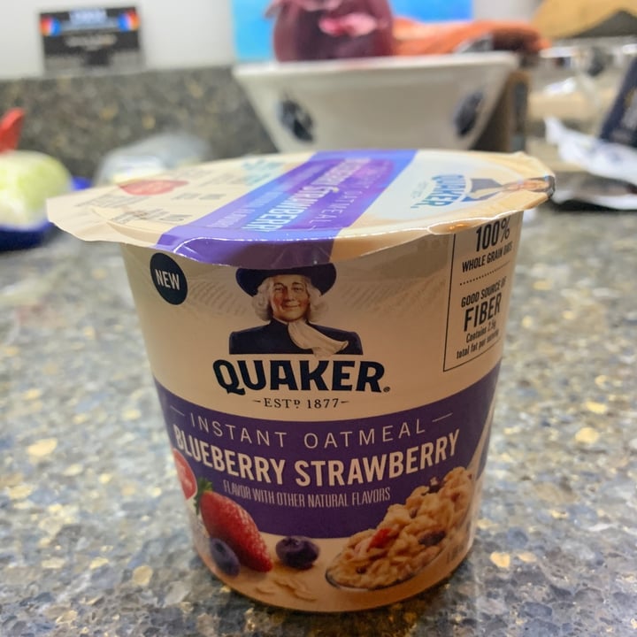 review photo of Quaker Instant oatmeal blueberry strawberry shared by @marino13 on 04 Dec 2020 - review