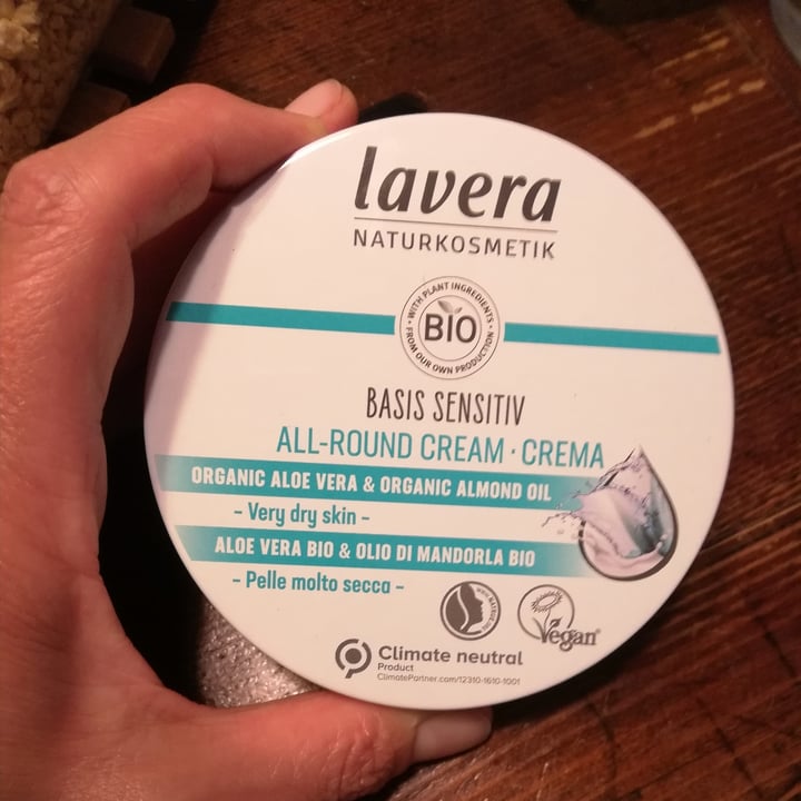 review photo of Lavera Naturkosmetik Crema corporal shared by @arianna2022 on 22 Jun 2022 - review