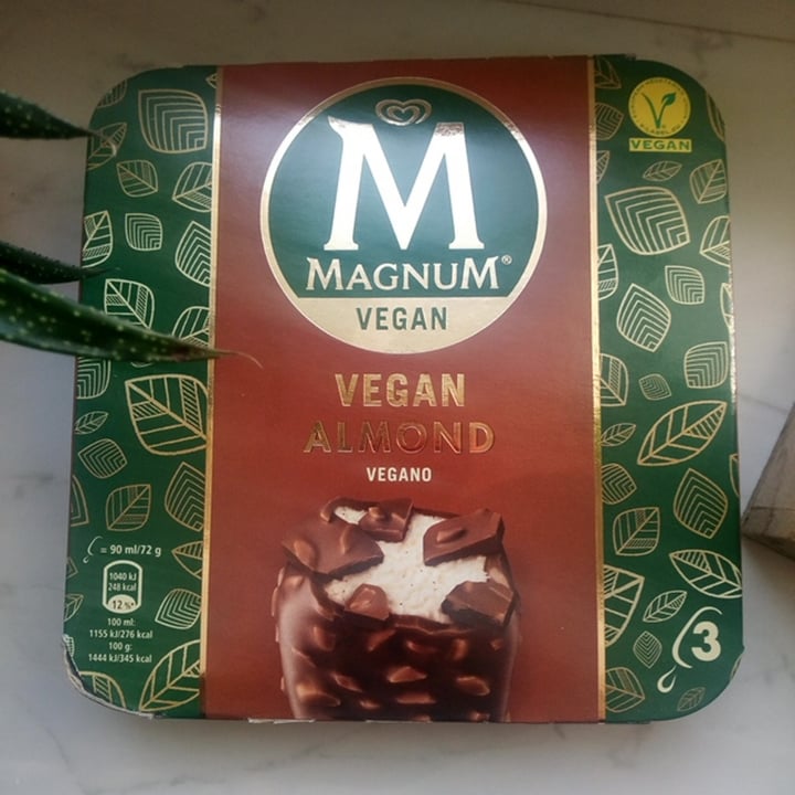 photo of Magnum Magnum Vegan Almond shared by @gwenda on  19 Apr 2021 - review