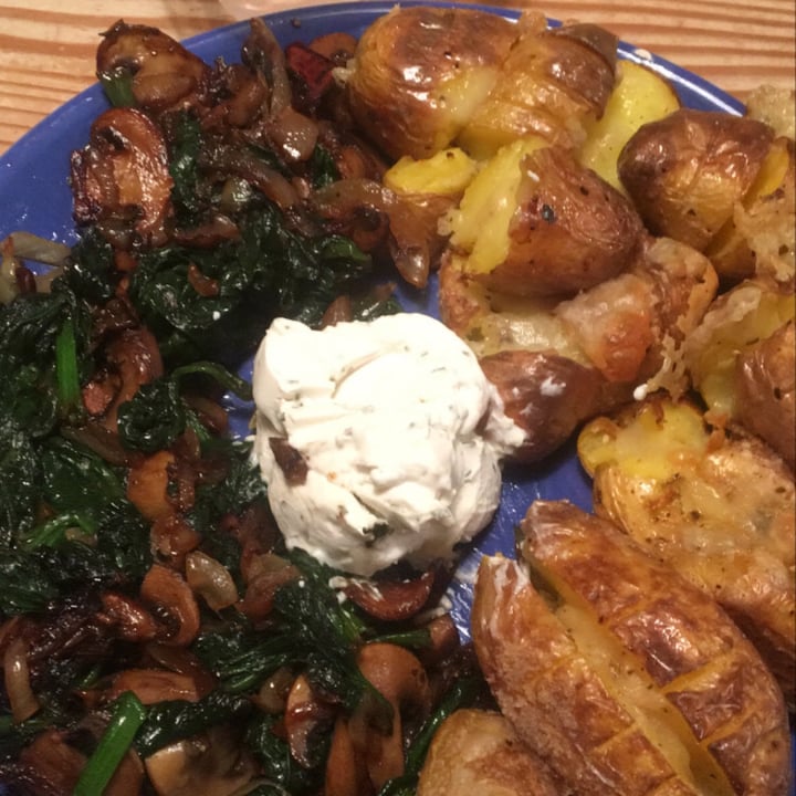 review photo of Simply V Cremiger Kräuter Streichgenuss shared by @timetoeatbroccoli on 04 May 2020 - review