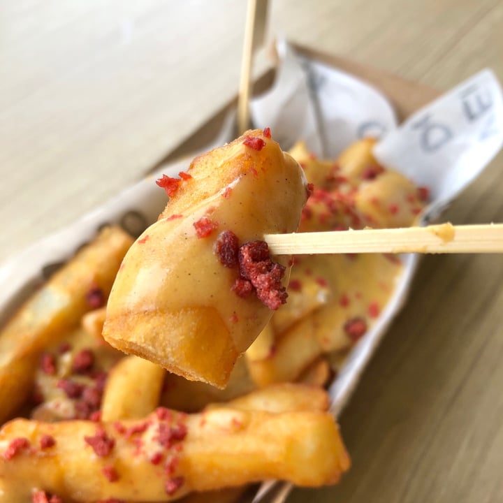 photo of Veggie Dojo Vegan Cheesy Fries shared by @katherinegloria on  07 Mar 2021 - review
