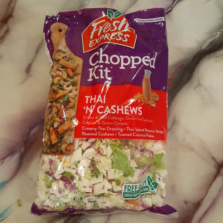 photo of Fresh Express Thai 'n' Cashews shared by @heartartichokehearts on  19 Jul 2022 - review