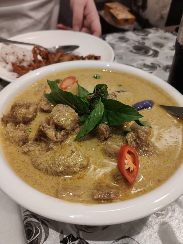 photo of Veggielicious Thai Cuisine Green Curry Lion's Mane mushroom shared by @durianzavocados on  06 Aug 2019 - review