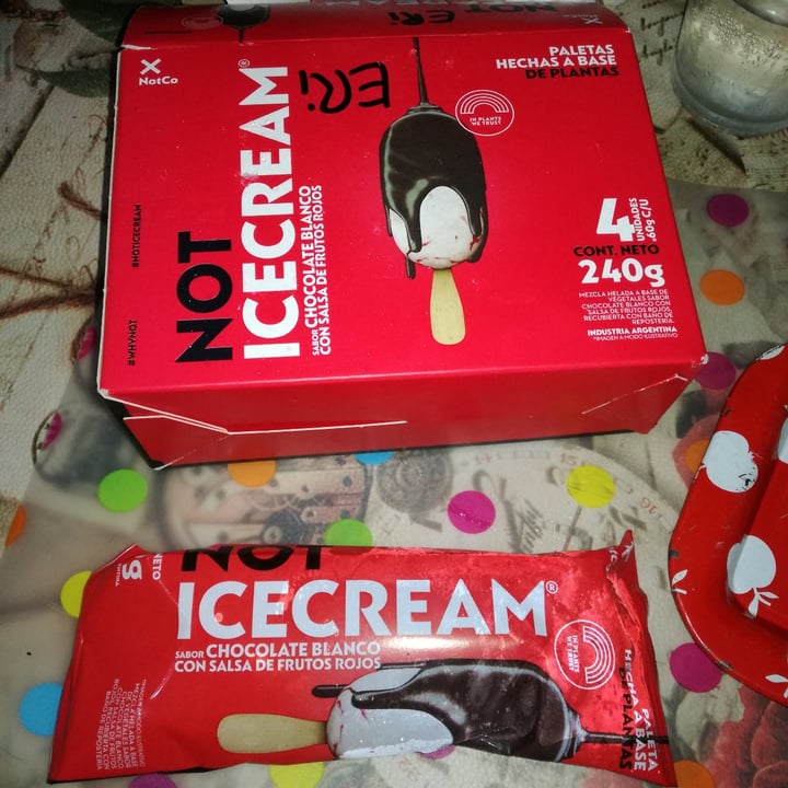 photo of NotCo Not Icecream Paletas sabor Chocolate Blanco con Salsa de Frutos Rojos shared by @erimars on  25 Feb 2022 - review