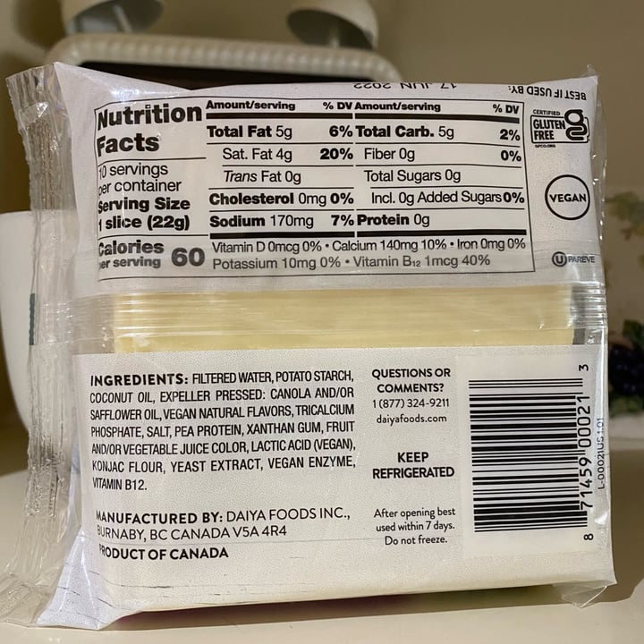 photo of Daiya Provolone Style Slices shared by @yarilovezzucchini on  19 Mar 2022 - review