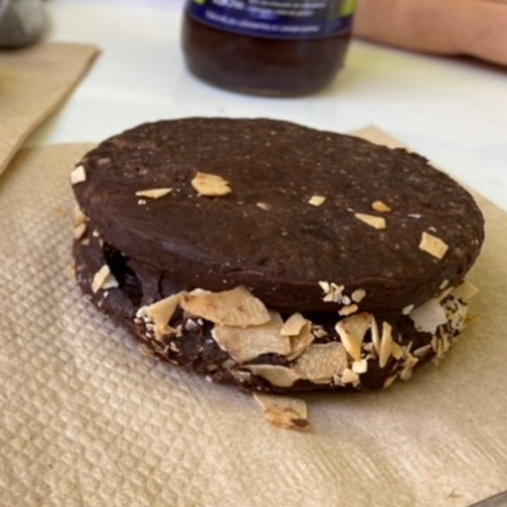photo of Bioma plant based café Alfajor De Chocolate shared by @inespressable on  25 Jul 2021 - review