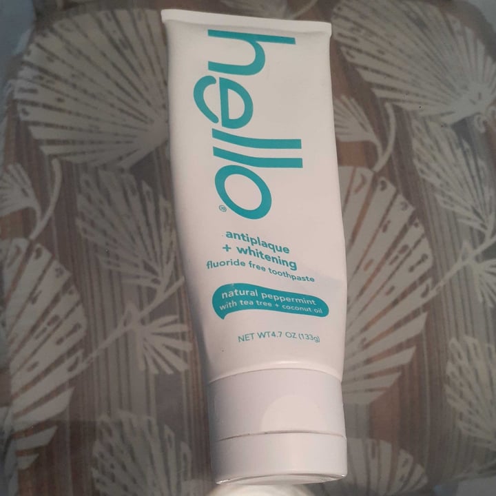 photo of Hello Antiplaque and whitening fluoride free toothpaste shared by @heartartichokehearts on  22 May 2022 - review