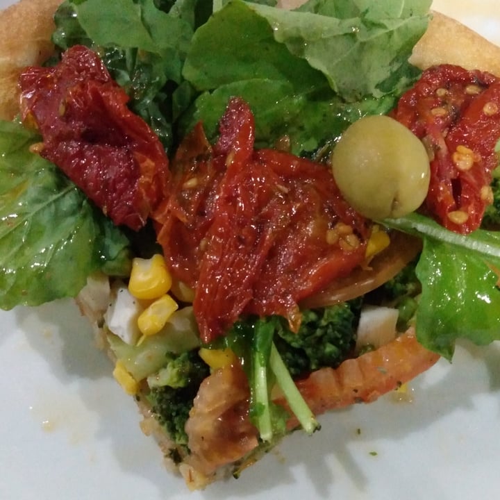 photo of Casarão da Pizza Pizza de rúcula e tomates secos shared by @geraldorosa on  18 Jun 2022 - review