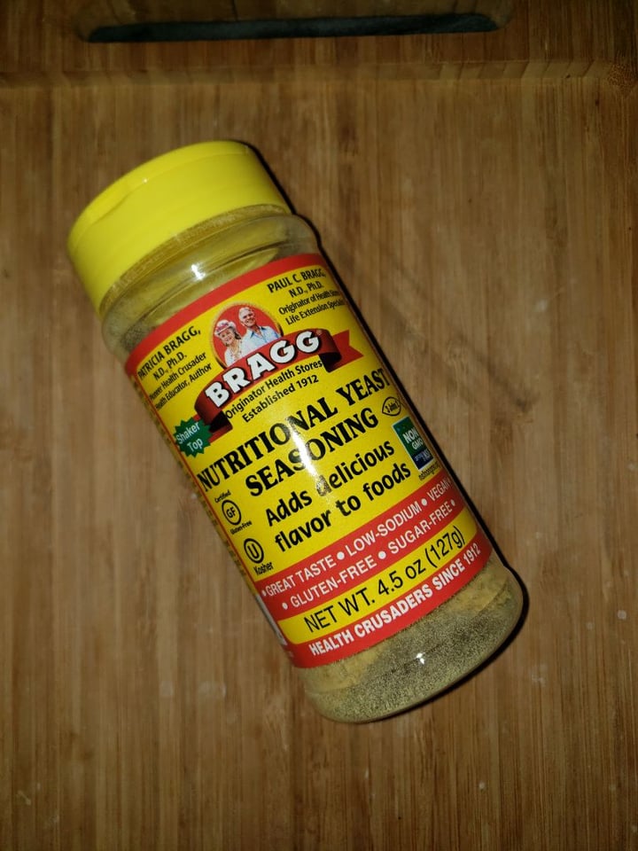 photo of Bragg Nutritional Yeast Seasoning shared by @michelleadina on  21 Apr 2020 - review