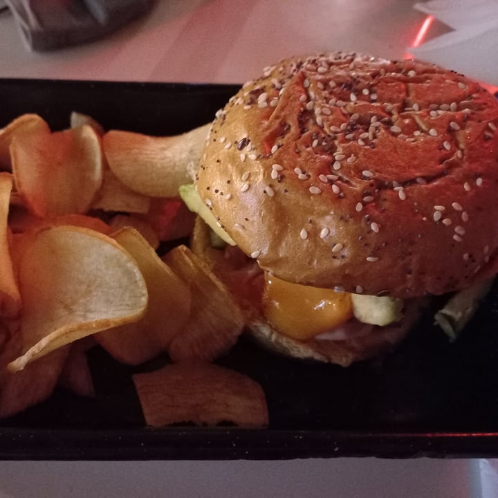photo of Williamsburg Burger Bar Hamburguesa De Falafel shared by @phoebe123 on  19 Jun 2022 - review