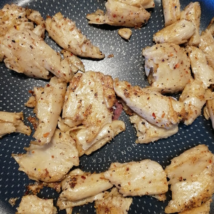 photo of The Vegetarian Butcher Chickened Out Chunks shared by @mariokajic on  11 Apr 2021 - review