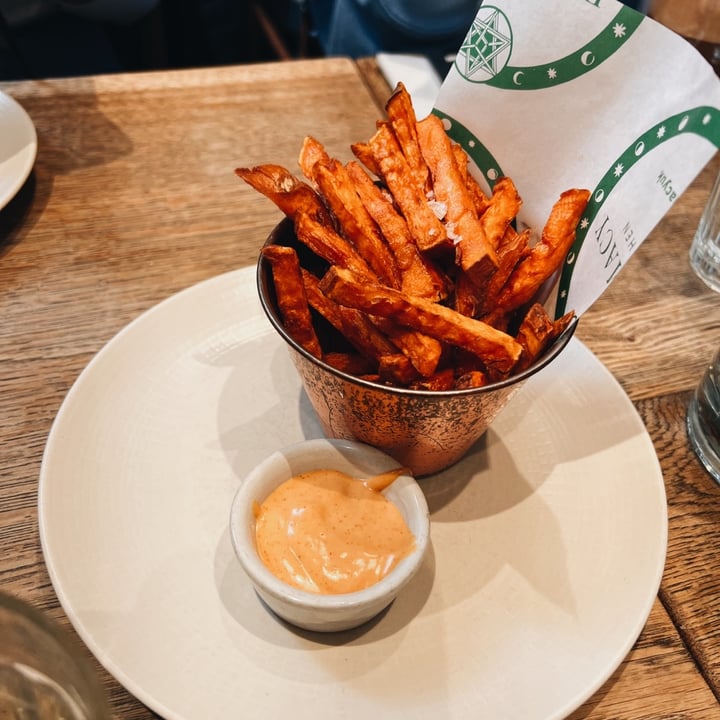 photo of Farmacy Sweet Potato Fries With Spicy Mayo shared by @vittoriatomassini on  09 May 2022 - review