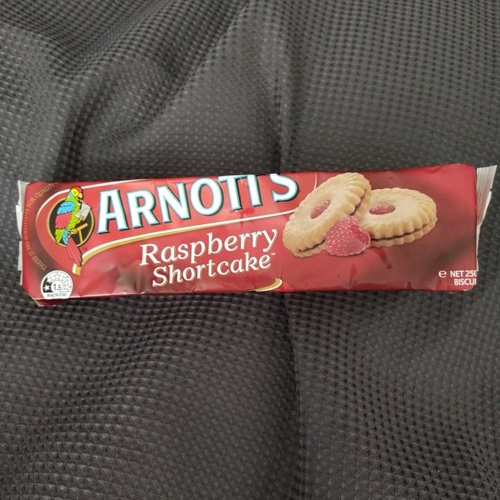 photo of Arnott's Raspberry Shortcake shared by @l3ilani on  06 Oct 2020 - review