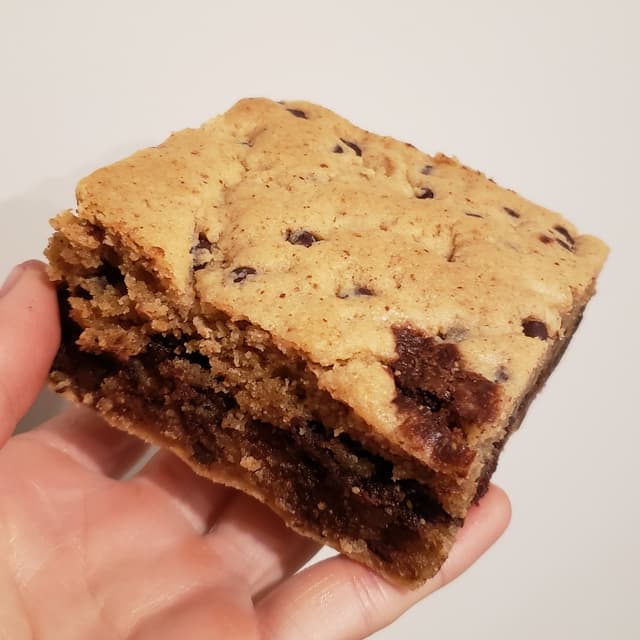 菜肴“Almond Butter Blondie”的照片