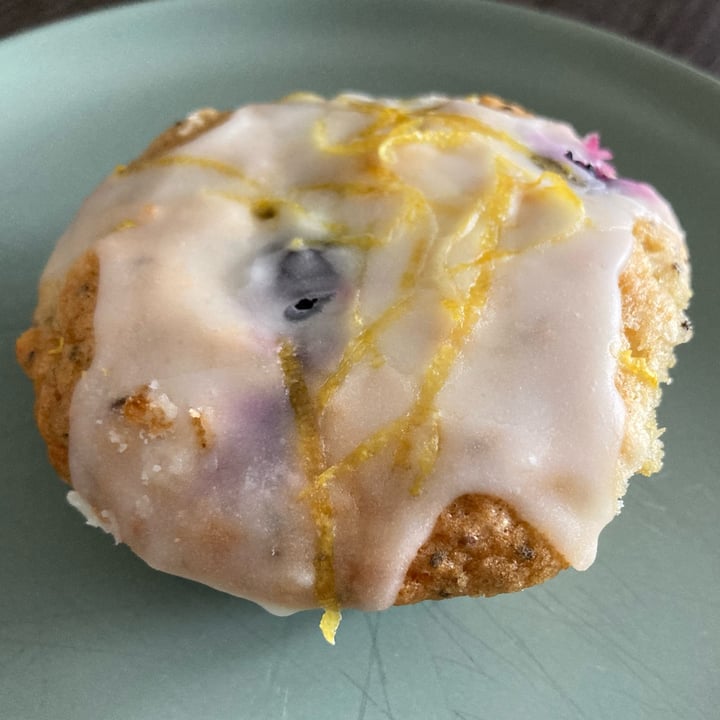 photo of Roots Lounge Bude Lemon and Blueberry muffin shared by @hollya113 on  27 May 2022 - review