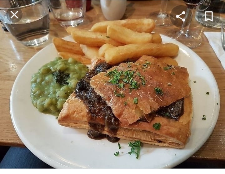 review photo of Mildreds Soho Portobello Mushroom and Ale Pie, Minty Mushy Peas and Chips shared by @liatang on 31 Mar 2020 - review