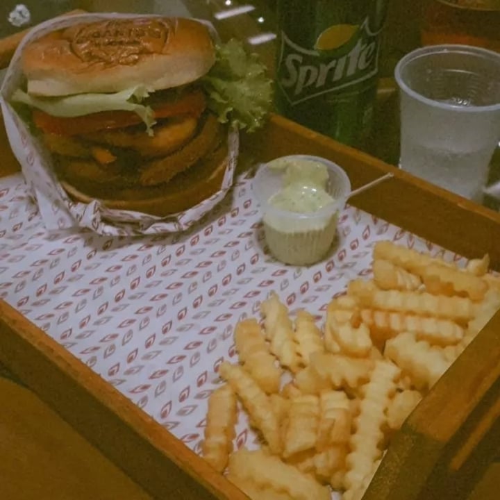 photo of InSantus Burger & Beer Burguer Veg shared by @mariiigmes on  22 Apr 2022 - review