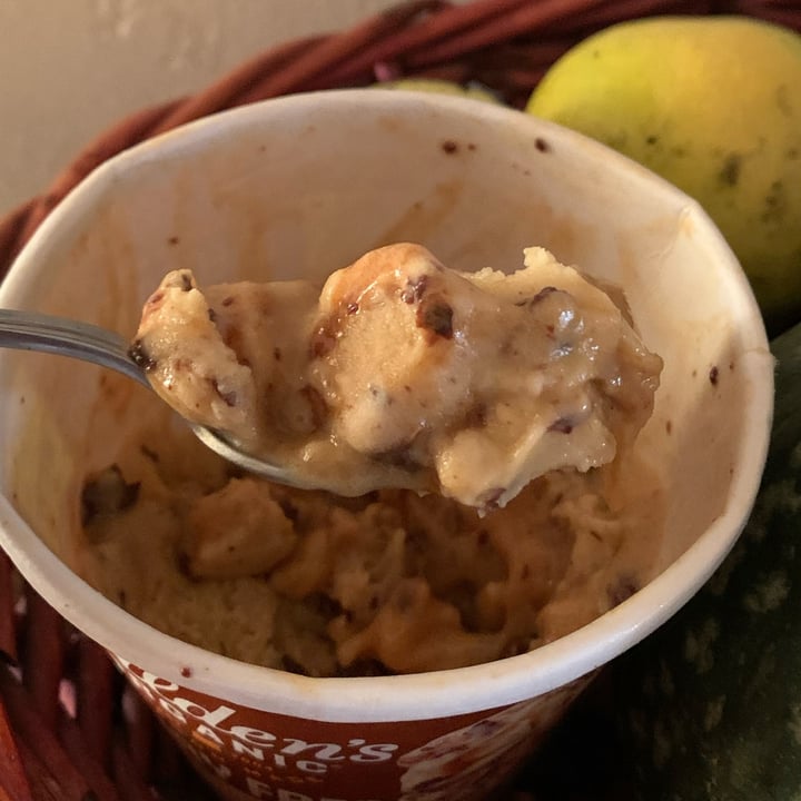 photo of Alden’s Organic Dairy free caramel almond crunch shared by @unejanie on  25 Feb 2022 - review