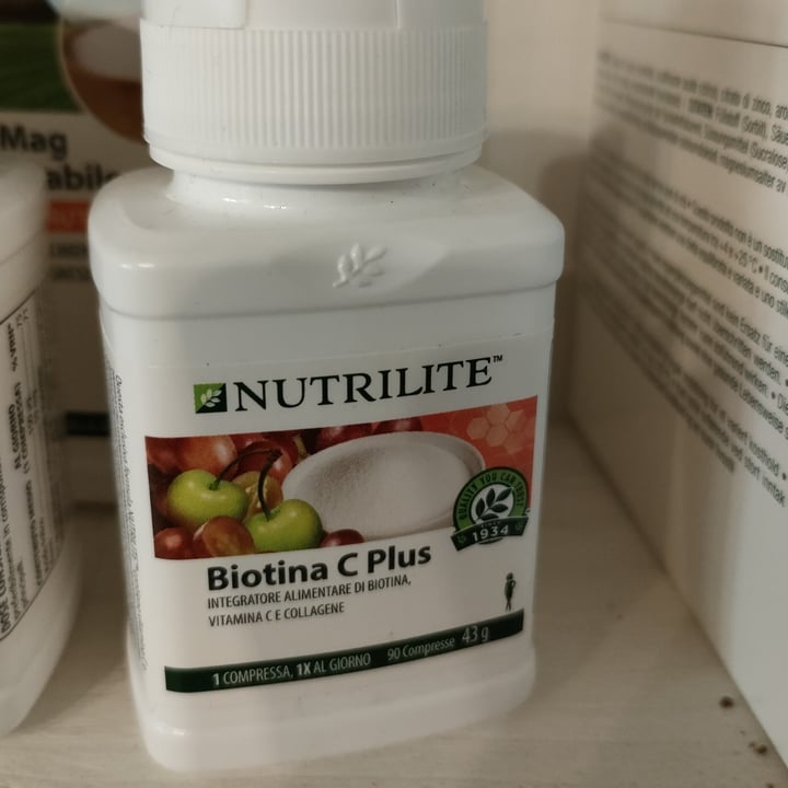 review photo of Nutrilite Biotina C plus shared by @giulianat on 07 Apr 2022 - review