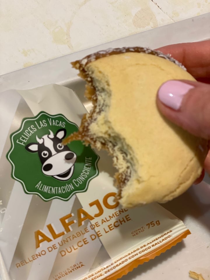 photo of Felices Las Vacas Alfajor Maicena shared by @toiatattoo on  03 Mar 2020 - review