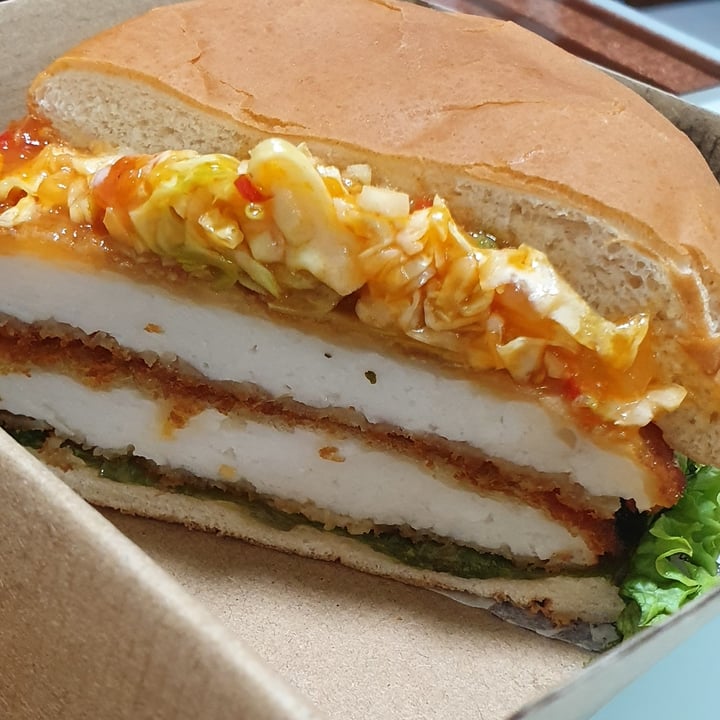 photo of VeganBurg Singapore Chilli Crab Burger Meal shared by @yiersansiwu on  27 Jun 2021 - review