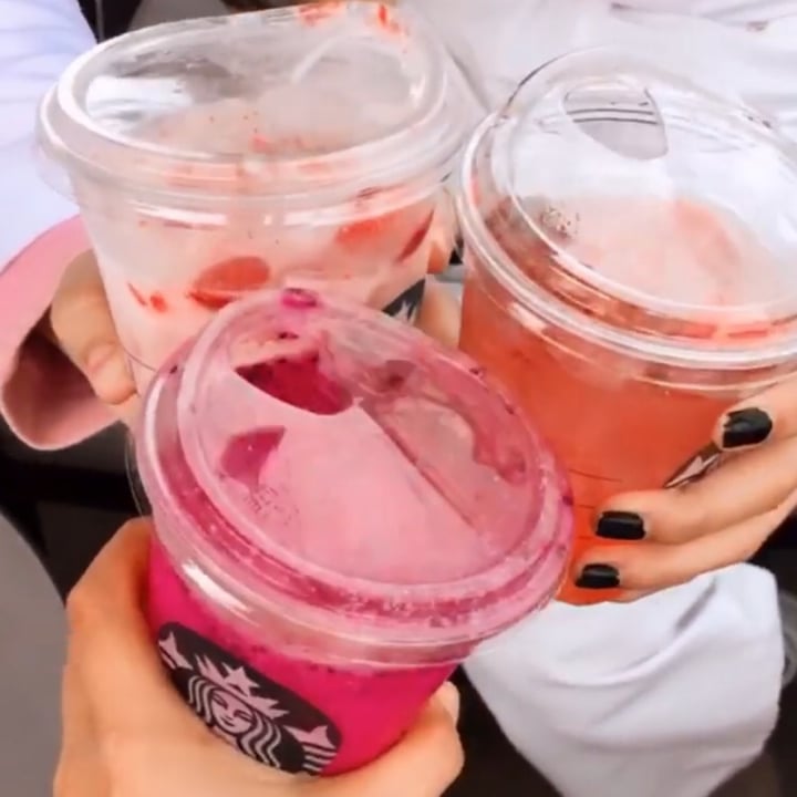 photo of Starbucks Mango DragonFruit shared by @valeriarse on  12 Jun 2020 - review