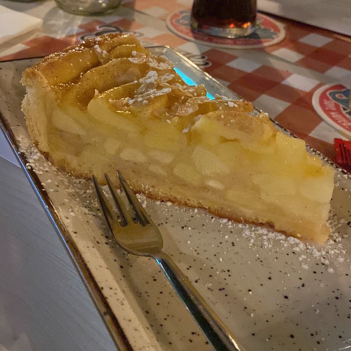 photo of Garage Pub Apple Pie shared by @verina on  12 Mar 2022 - review