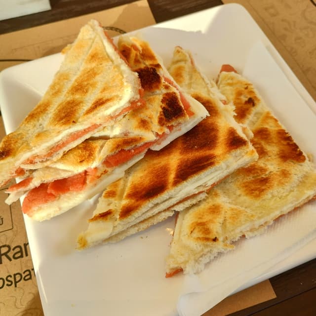 Photo of the dish “Tostado Jamón Y Queso”