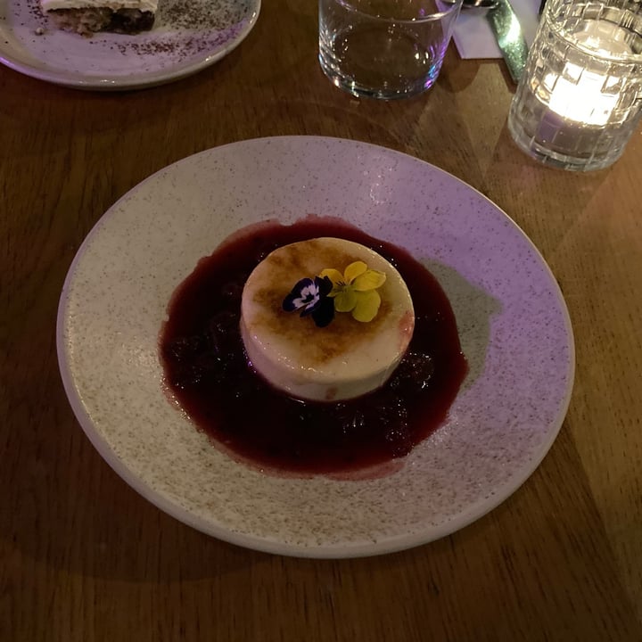 photo of Mildreds Kings Cross Crème Brûlé shared by @verypotato on  17 Jan 2023 - review