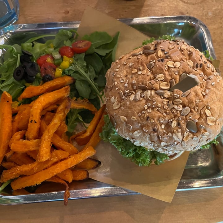 review photo of Shake Farm Captain Impossible Meat shared by @finalight on 21 Dec 2021 - review