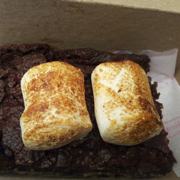 photo of I Quit Bakery Brownie S'Mores shared by @anafalcon on  20 Dec 2021 - review