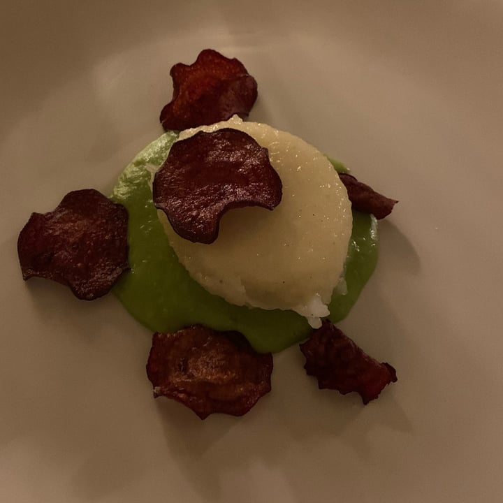 review photo of Masseria Le Carrube Finto Uovo Di Rapa Bianca E Carota Su Crema Di Piselli E Chips Di Barbabietola Rossa shared by @saralauriola on 19 Aug 2022 - review
