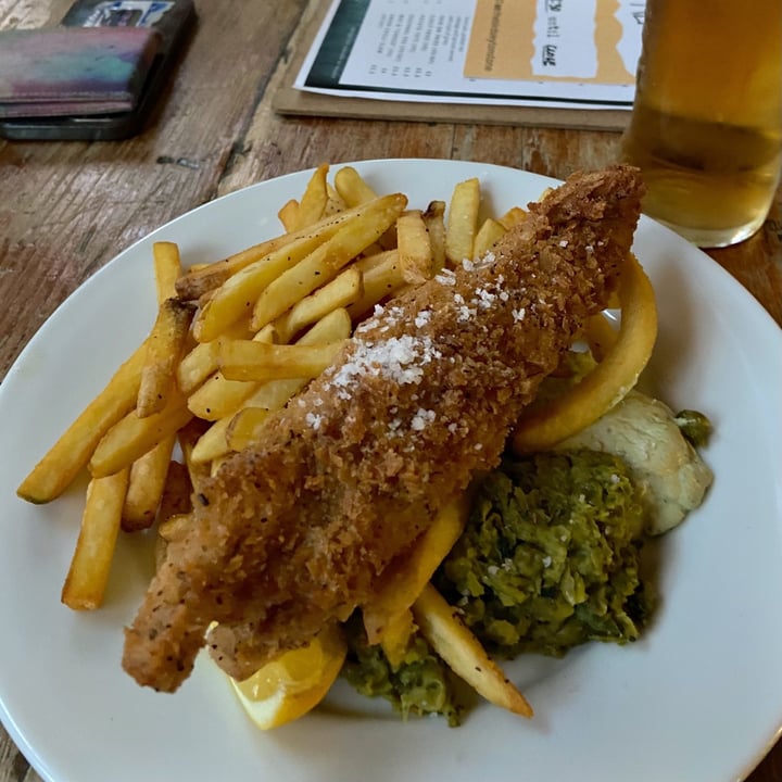 photo of The Birds No-Fish and Chips shared by @alacoque on  01 Apr 2022 - review