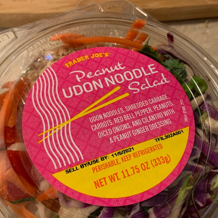 photo of Trader Joe's Peanut Udon Noodle Salad shared by @keeponveganon on  02 Nov 2021 - review