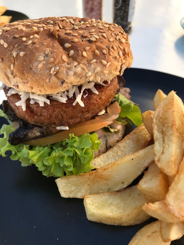 photo of Pure Café Beyond Burger shared by @orilovato on  15 Jul 2019 - review