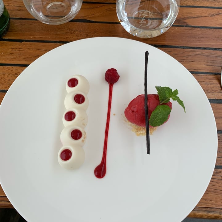 photo of Da Gabrisa Restaurant & Wine Bar Vegan Cheesecake shared by @mary-g on  31 Oct 2021 - review