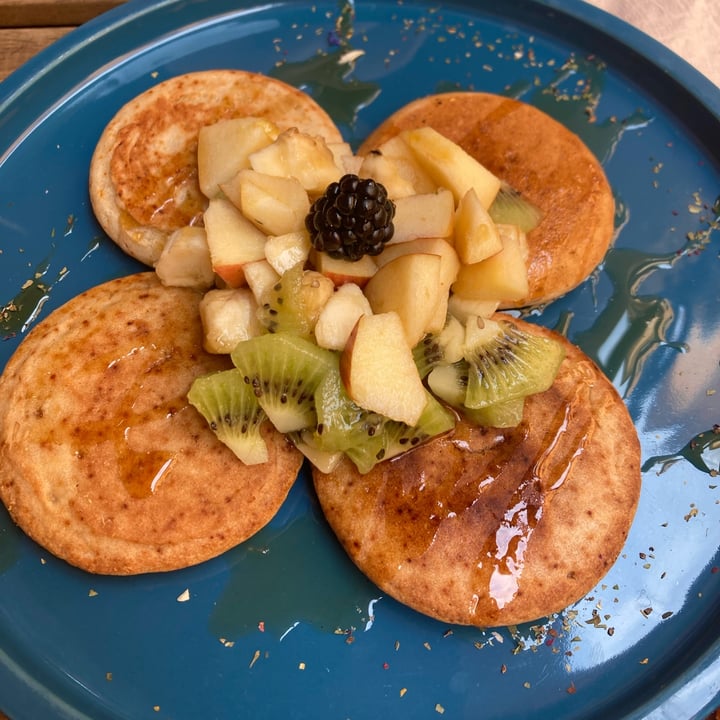 photo of Uno Caffé Olistico Pancakes Vegani Con Frutta shared by @irebo02 on  16 Jun 2022 - review