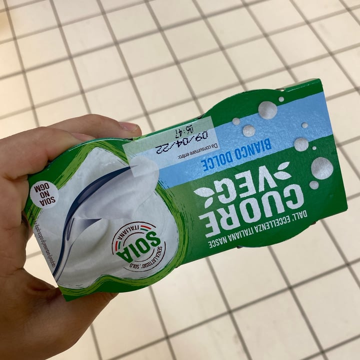 photo of Cuore veg Yogurt bianco dolce shared by @alexamaimeri on  23 Mar 2022 - review