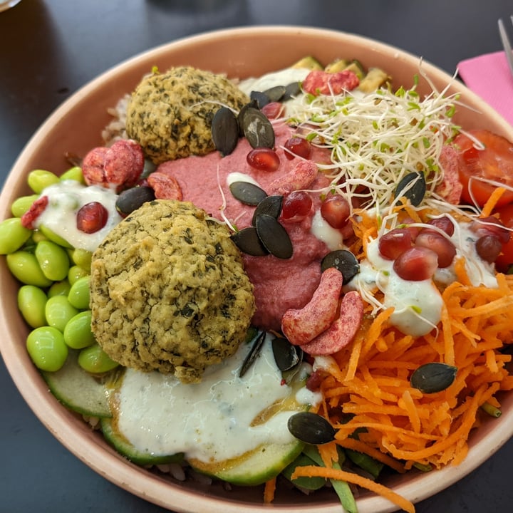 review photo of Healthy Lounge Vegan Bowl shared by @benzole on 21 Apr 2022 - review
