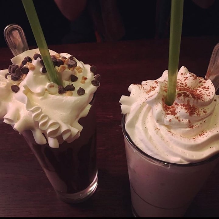 photo of Chicago Diner Chocolate Vegan Shake shared by @missnarciss on  08 Nov 2020 - review