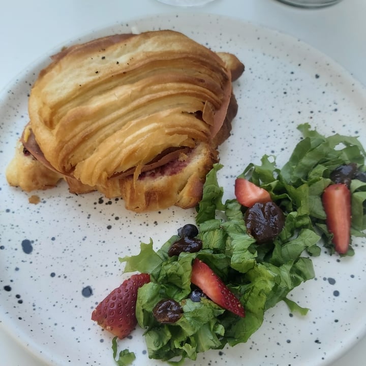 photo of Vegamo Bakery Ham & Jam Croissant shared by @virigf on  04 Dec 2020 - review