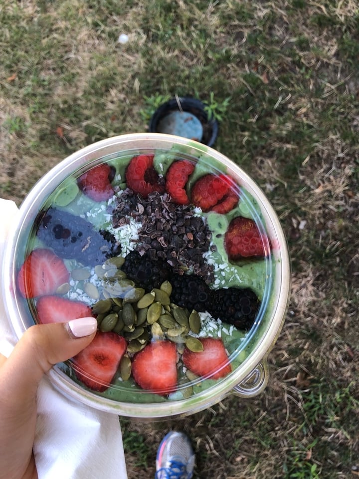photo of Healthy Mama Clean Green Smoothie Bowl shared by @jessxch on  16 Nov 2019 - review