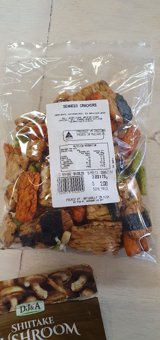 review photo of Naturally on High Seaweed Crackers shared by @ironicminimalist on 25 Aug 2019 - review