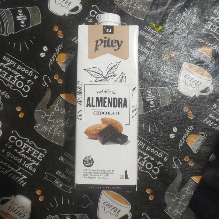 photo of Pitey Bebida De Almendra Chocolate shared by @florpaz on  05 Jul 2021 - review