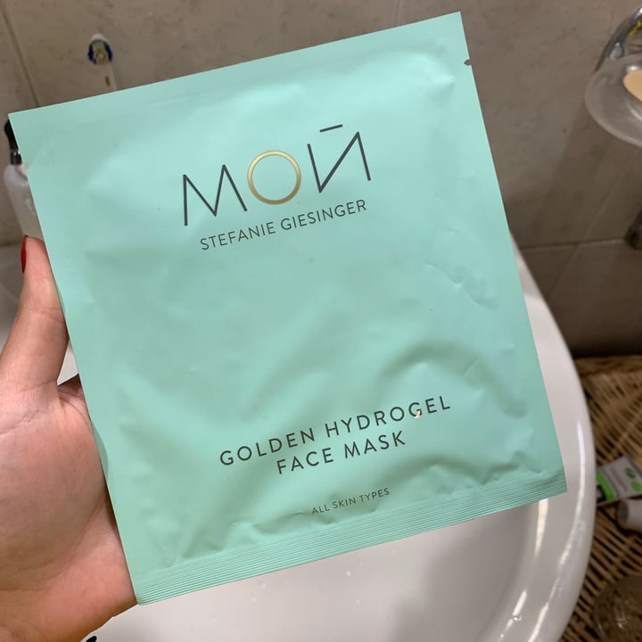 МОЙ by Stefanie Giesinger Golden Hydrogel Face Mask Review abillion