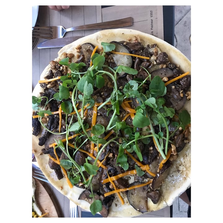 photo of Café Cajú - Bakery & Restaurant - 100% Plant Based - Vegan Pizza shared by @katt on  23 Jan 2020 - review