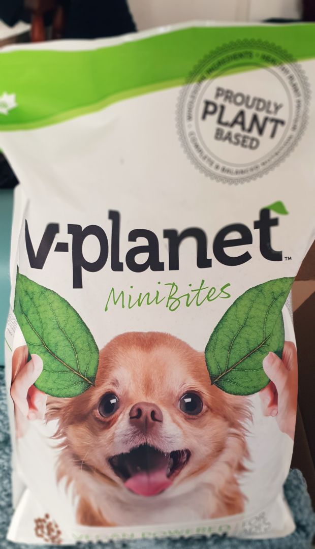 photo of v-planet v-planet kind kibble mini bites 4.5 LB bag shared by @azriel on  19 Jul 2019 - review