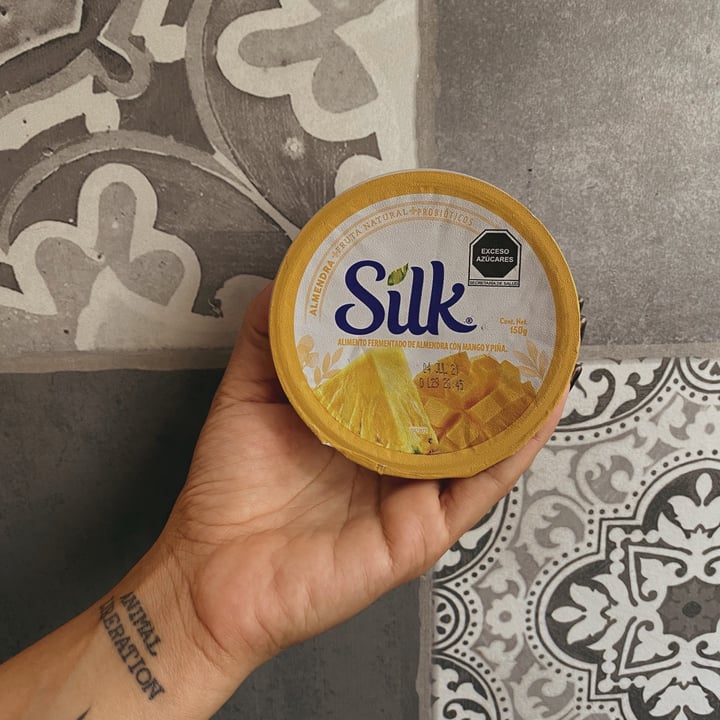 review photo of Silk Alimento fermentado de almendra con mango y piña shared by @danielarojas on 08 Jun 2021 - review