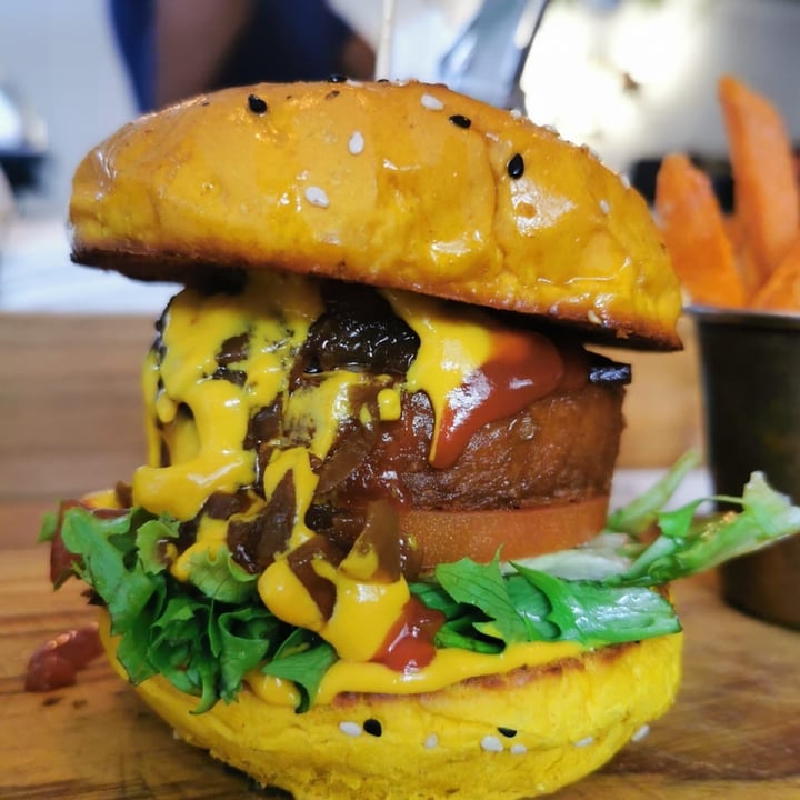 photo of Scheckter's RAW Gourmet Beyond Burger shared by @grapetown on  29 Jul 2020 - review
