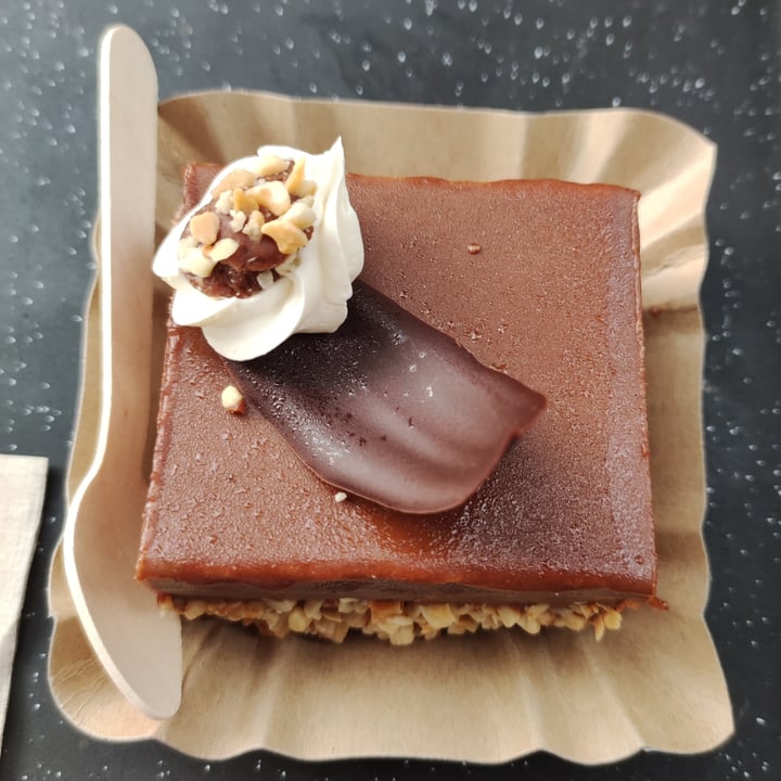 photo of Swing Kitchen - Schottenfeldgasse Hazelnut and chocolate cake shared by @giups on  17 Aug 2022 - review